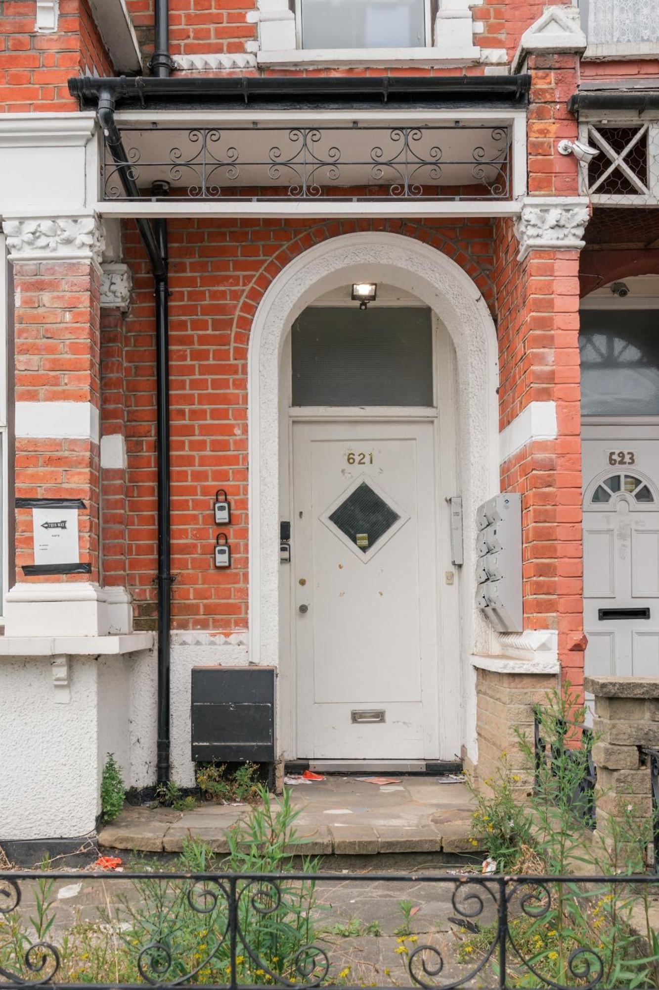 With Free Wifi Apartment London